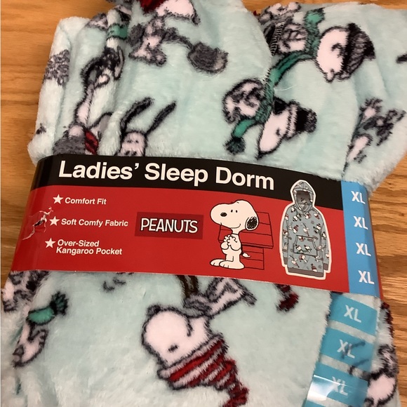 Peanuts Snoopy Ladies’ Sleep Dorm XL NWT - Picture 1 of 2